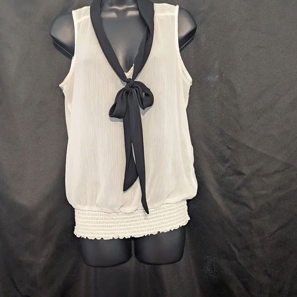 149. A. Byer Black Tie White Sleeveless Blouse - Picture 1 of 4